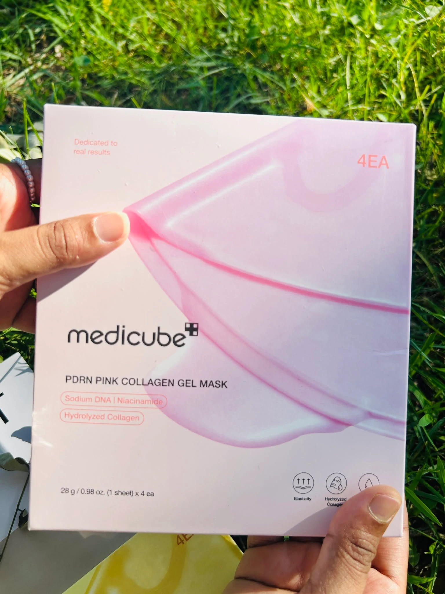 Medicube PDRN Pink Collagen Gel Mask (Pink)